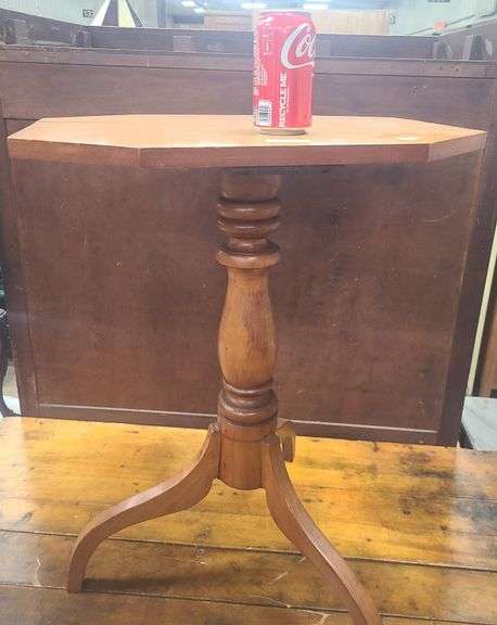 Federal Cherry And Maple Candlestand