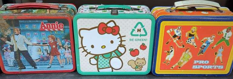 Collection Of Vintage Lunch Boxes - Dixon's Auction at Crumpton