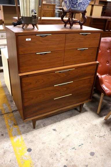 Kent-Coffey "The Tableau" MCM Walnut Dresser, Bottom Drawer Stuck, Minor Chips