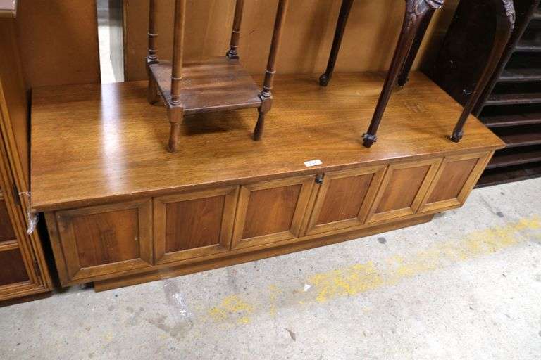 Lane MCM Walnut Cedar Chest