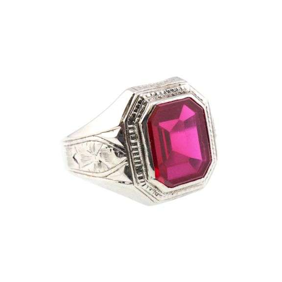 14k Gold Vintage Textured Lab Ruby Ring 5.5g