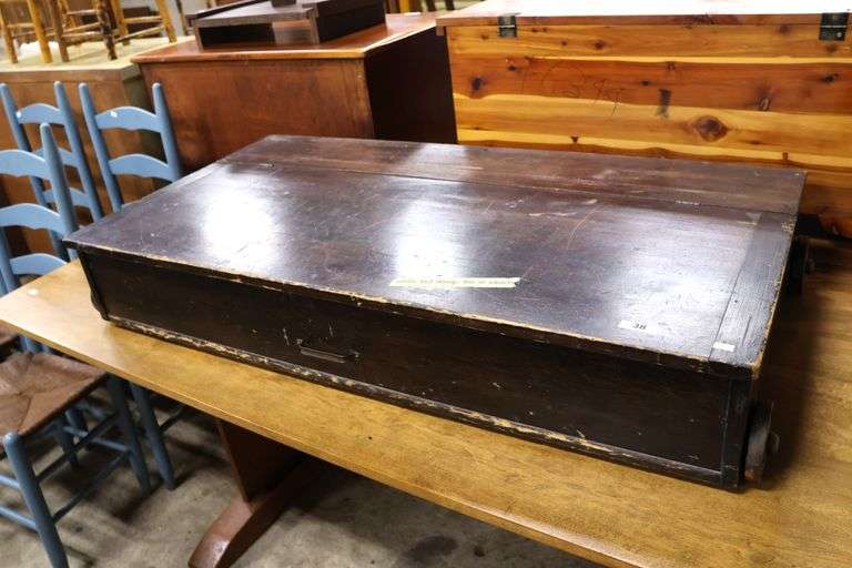 Vintage Farmhouse Pine Under Bed Storage Chest