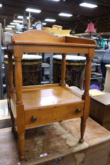 Willett Farmhouse Maple Washstand