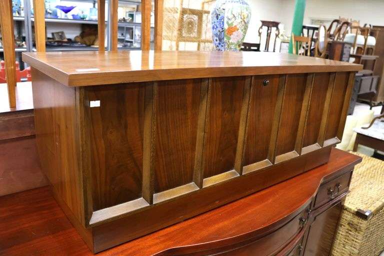 Lane MCM Walnut Cedar Chest