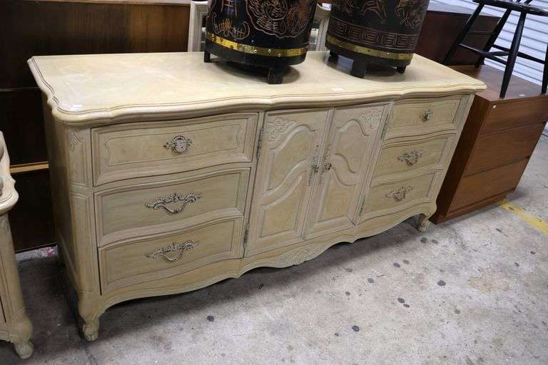 Lexington French Provincial Style Triple Dresser