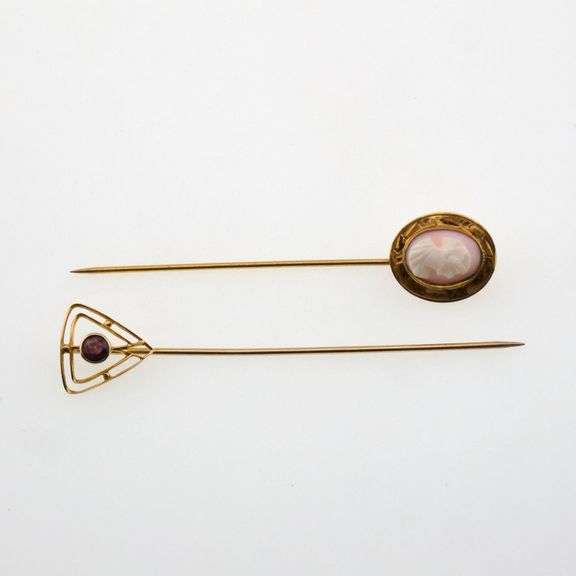 10k Gold (2) Vintage Stick Pins 1-Cameo, 1-Amethyst 2.1g