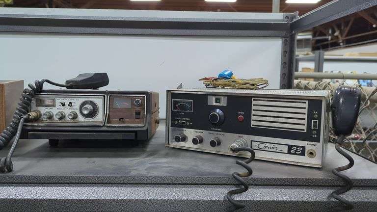 (3) Vintage Cb Radios - Dixon's Auction at Crumpton
