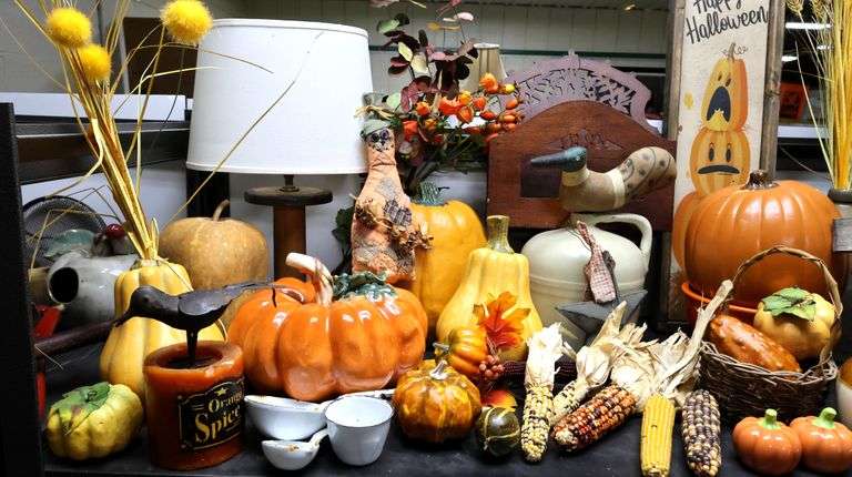 Fall Collection Time Collection of Fall Decor - Dixon's Auction at Crumpton