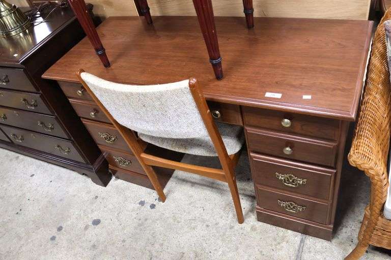 Modern Desk and Chair