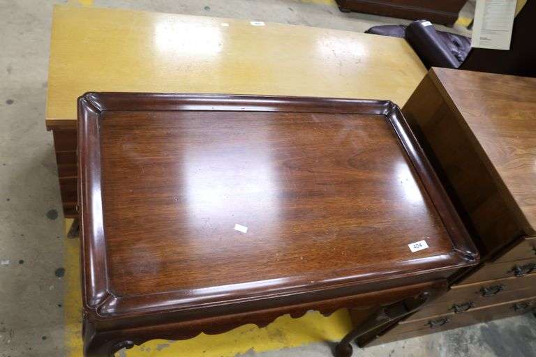 Henkel Harris Queen Anne Style Mahogany Tea Table