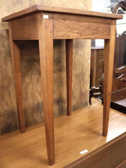 Federal Softwood Tapered Leg Stand