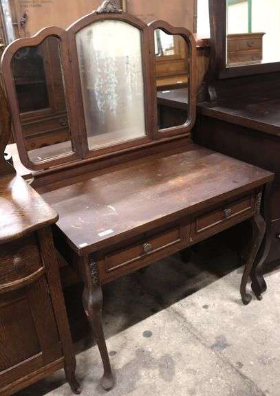 Depression Era Mahogany Vanity, Veneer Damage