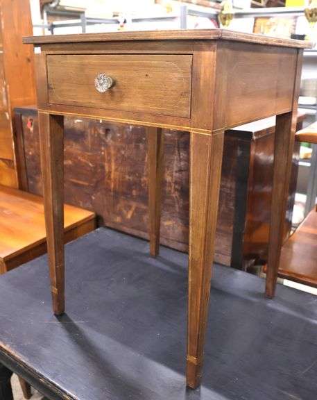 Maryland Hepplewhite Inlaid Walnut One Drawer Stand