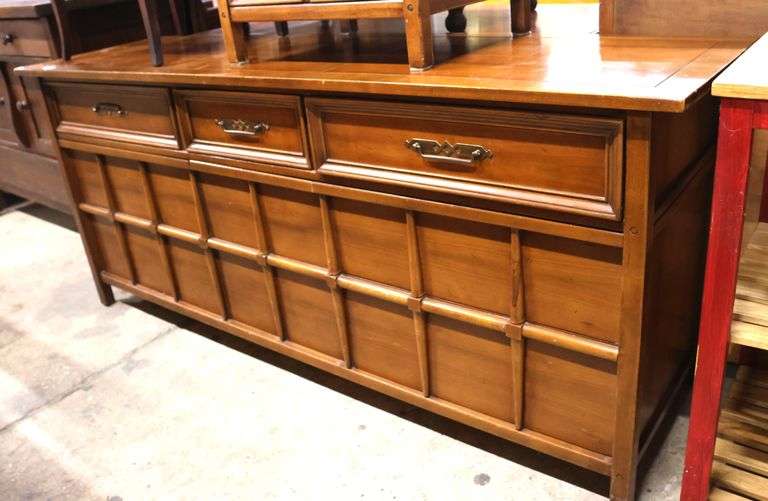 American of Martinsville MCM Fruitwood Nine Drawer Dresser