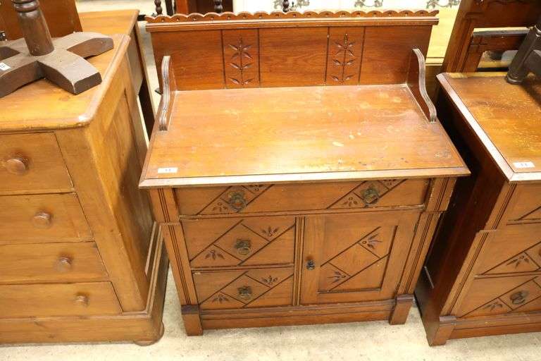 Eastlake Golden Oak Washstand, Finish Wear