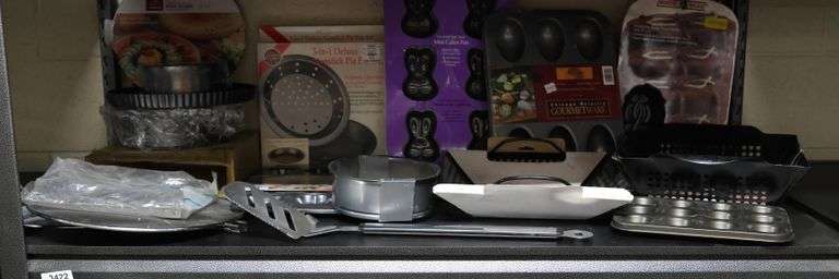Used Cookware Used: Mixed Lot of Bakeware/Cookware [As-Is, item(s) is in good to ...