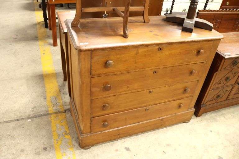 Antique Cottage Pine Bun Foot Chest of Drawers (Stinky)
