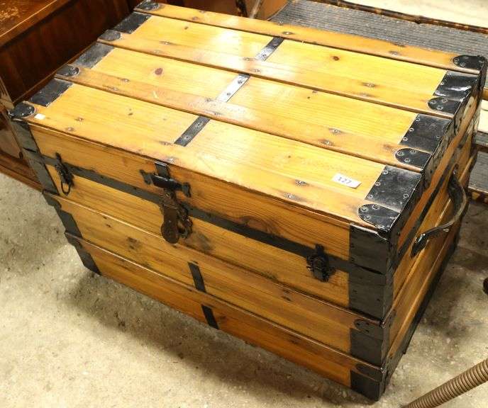 Antique Trunk Dixon's Auction at Crumpton