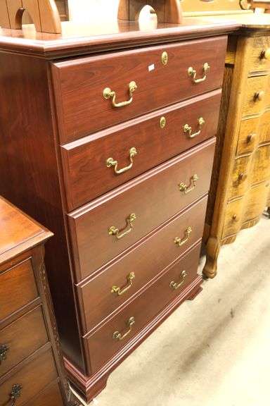 GRANDOM Cherry Chest