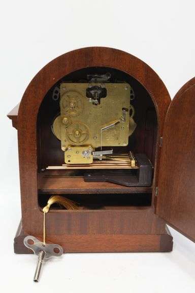 Seth Thomas Westminster Chime Shelf Clock - Dixon's Auction at Crumpton