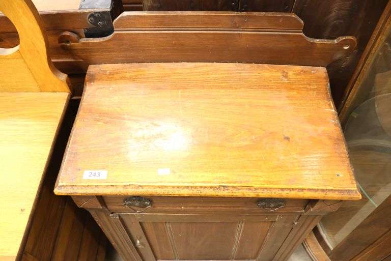 Victorian Cottage Washstand