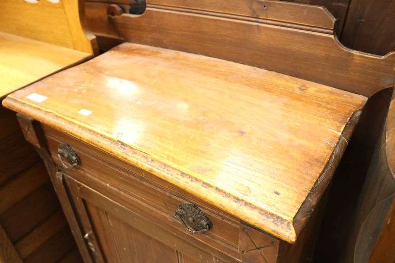 Victorian Cottage Washstand