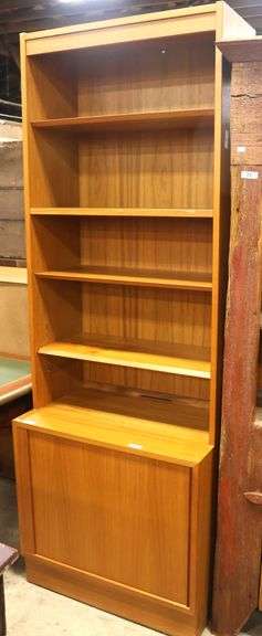 Hundevad Danish MCM Teak Bookcase