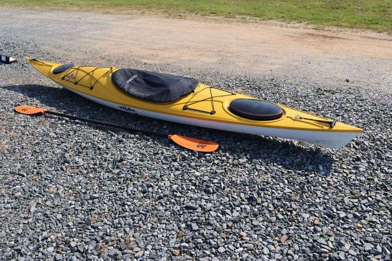 *NO STORAGE* Equinox Kayak and Paddle