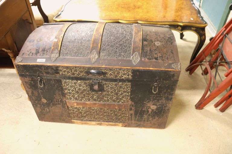Antique Dome Lid Trunk