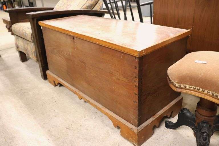 Eastern Shore Yellow Pine Blanket Chest, As-Is
