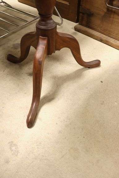 New England Federal Spider Leg Cherry Candle Stand
