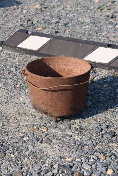 *NO STORAGE* Cast Iron Pot and Planter