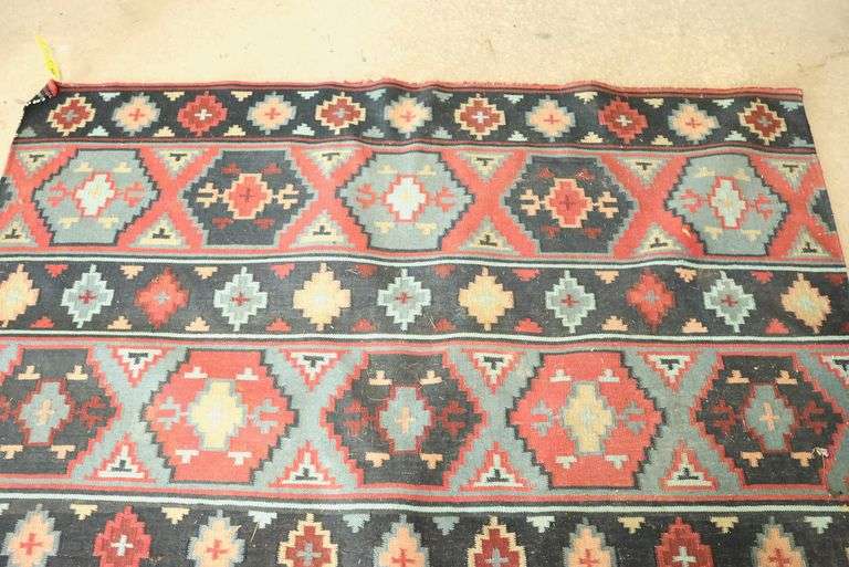 *NO STORAGE* 108" X 76" Rug