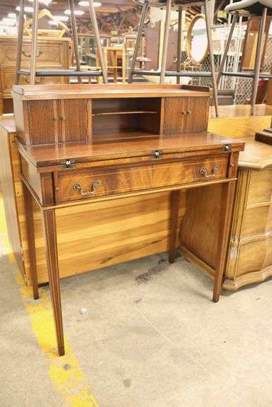 Colonial Revival Hepplewhite Style Inlaid Mahogany Ladies' Writing Desk