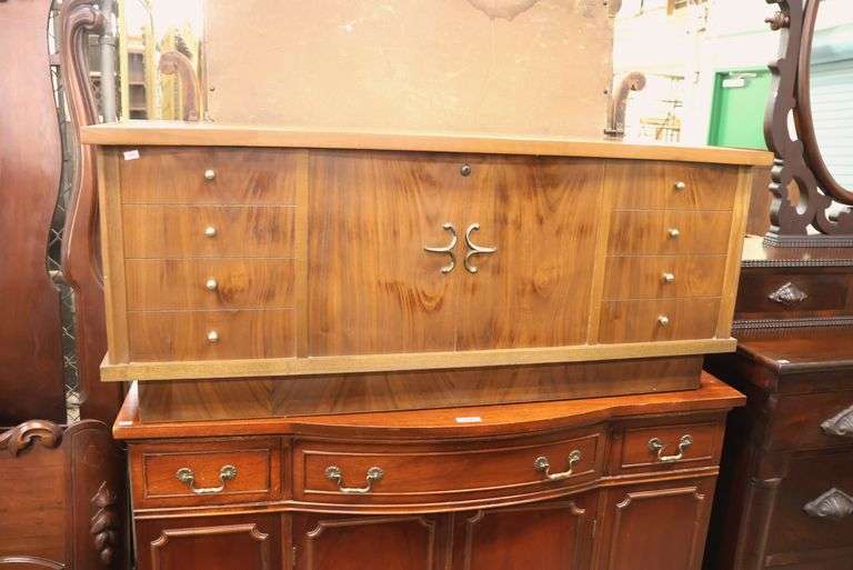Lane MCM Walnut Cedar Chest