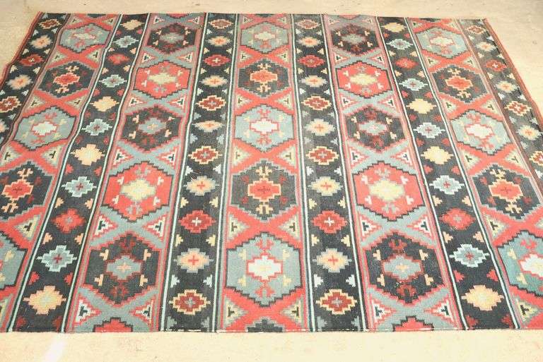 *NO STORAGE* 108" X 76" Rug
