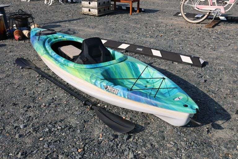 *NO STORAGE* Pelican Molded Kayak and Paddles