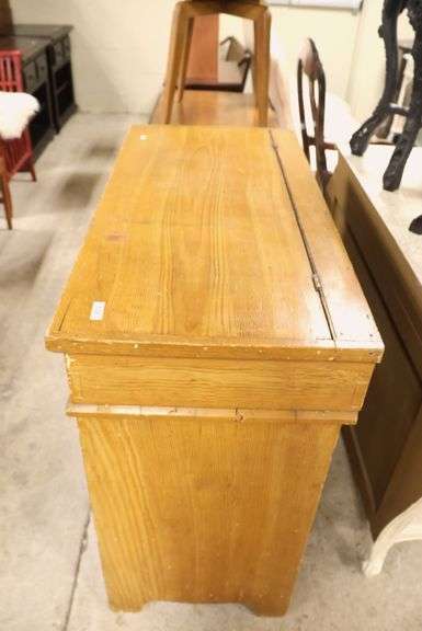 Lancaster Co. PA Ochre Grained Lift Lid Dry Sink