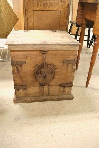 Spanish Colonial Style Pine Trunk