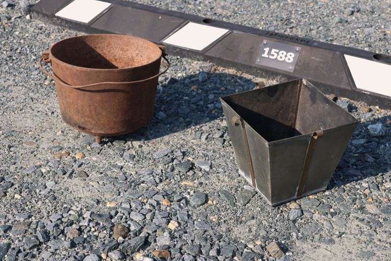*NO STORAGE* Cast Iron Pot and Planter