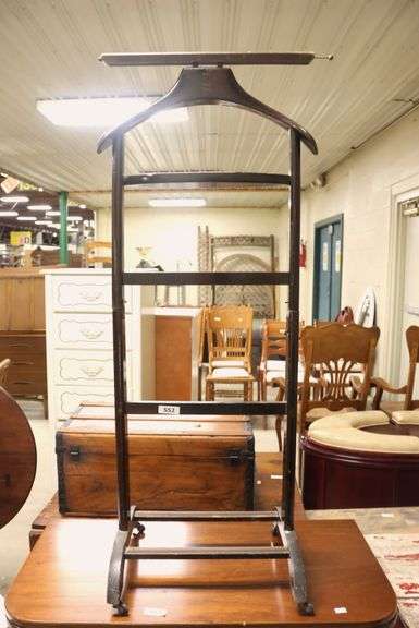 *NO STORAGE* Dressing Valet - Dixon's Auction at Crumpton