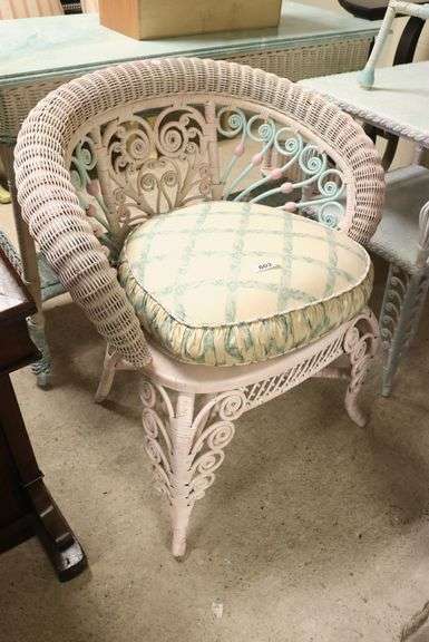 Painted Wicker Vanity Seat