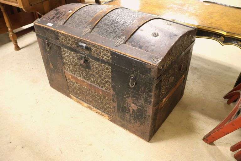 Antique Dome Lid Trunk