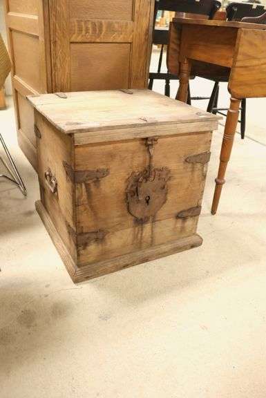 Spanish Colonial Style Pine Trunk