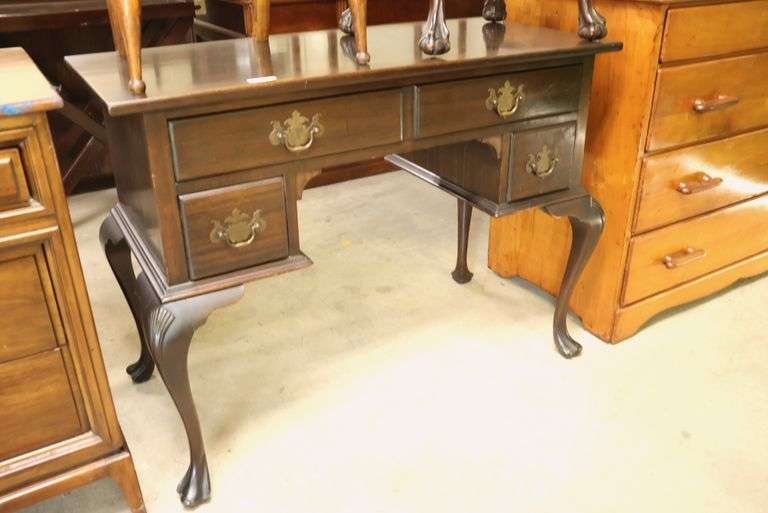 Colonial Revival Shell Carved Mahogany Vanity