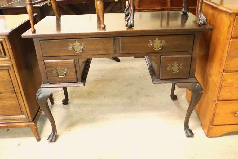 Colonial Revival Shell Carved Mahogany Vanity