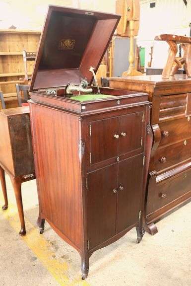 Victor Victrola Model Vv-XIV Phonograph in Working Order