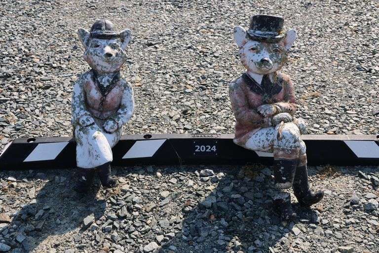 *NO STORAGE* Concrete Foxes, As-Is