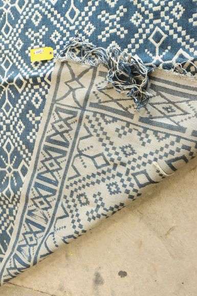 *NO STORAGE* 114" X 90" Rug