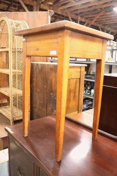 Federal Farmhouse Pine Tapered Leg Stand